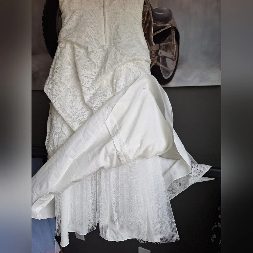 David's Bridal Elegant White Lace Dress - Picture 10 of 11